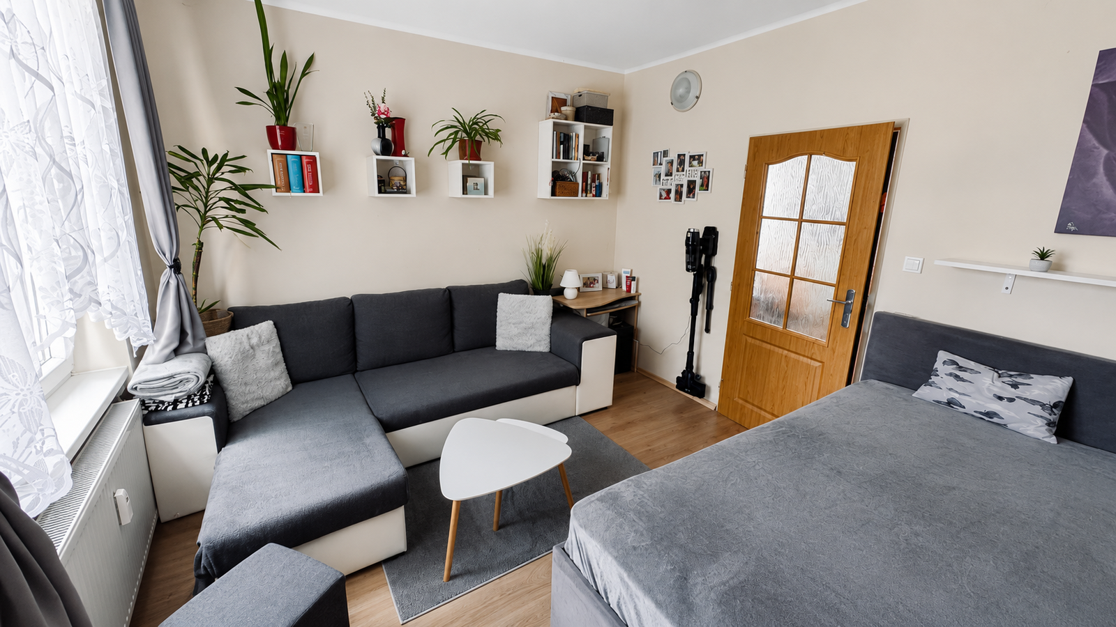 Prodej bytu 2+1 s balkonem a zděnou garáží – Jihlava, ul. Evžena Rošického