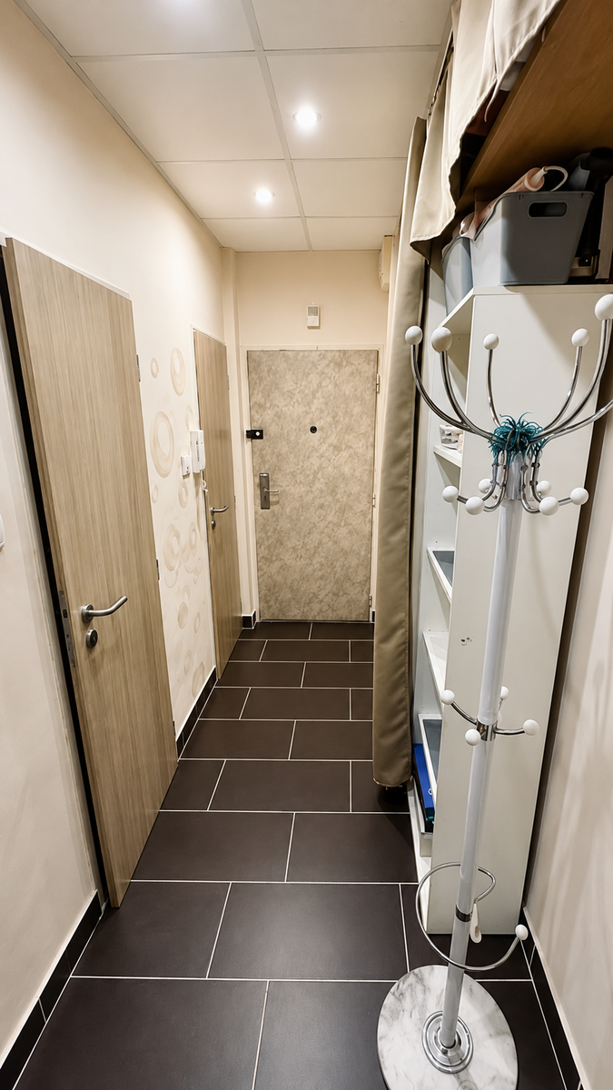 Prodej bytu 2+1 s balkonem a zděnou garáží – Jihlava, ul. Evžena Rošického